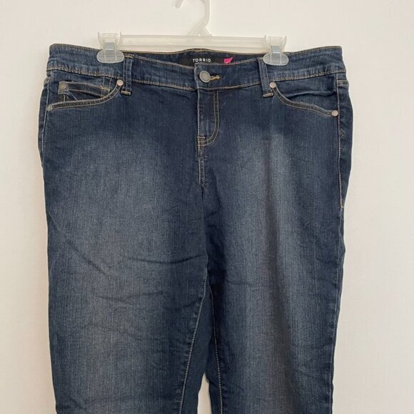 TORRID Plus Size Cropped Skinny Jean Dark Wash with Flap Pockets Crop Ankle 14 - Picture 3 of 15